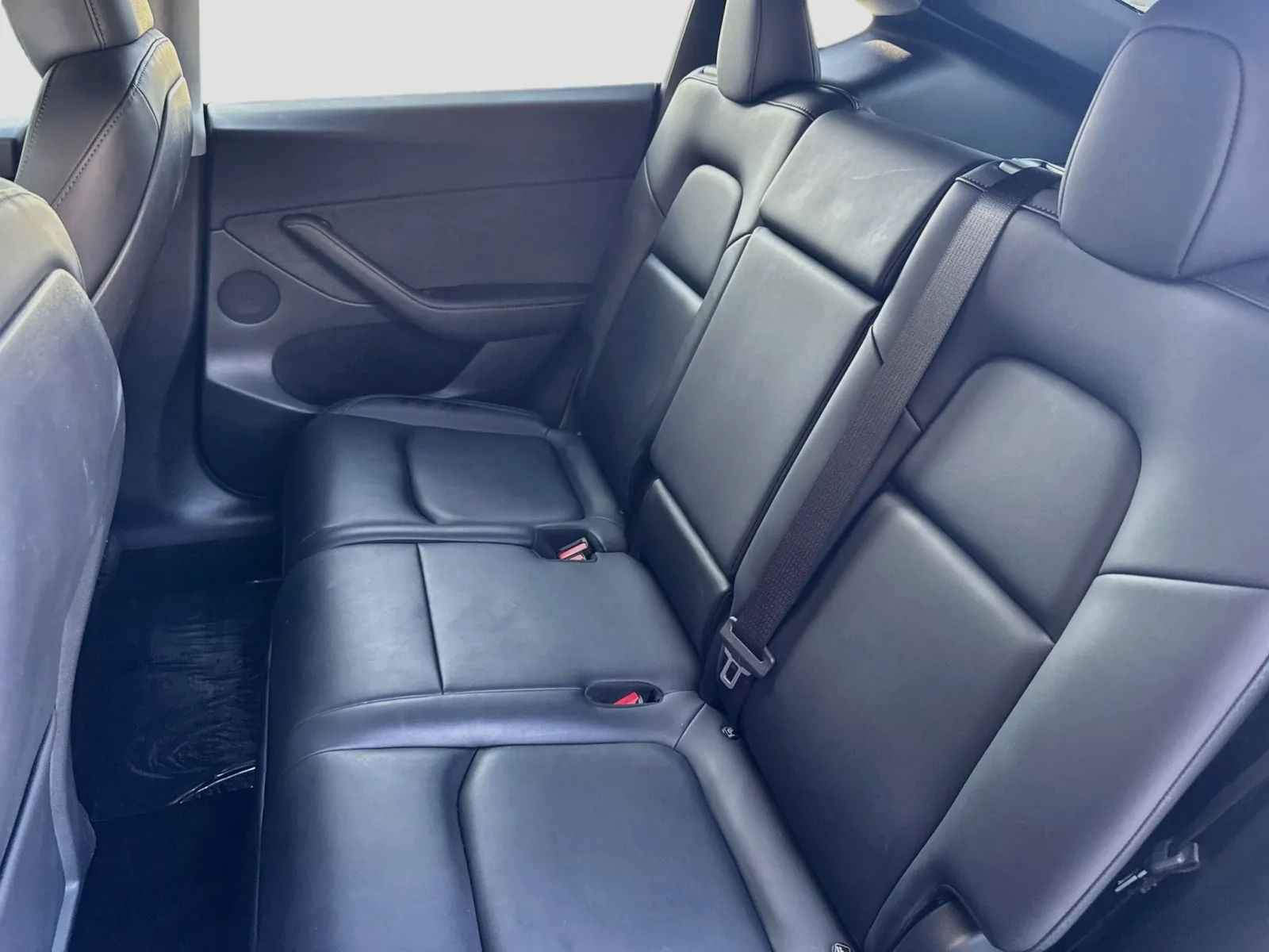 Tesla Model Y photo 15