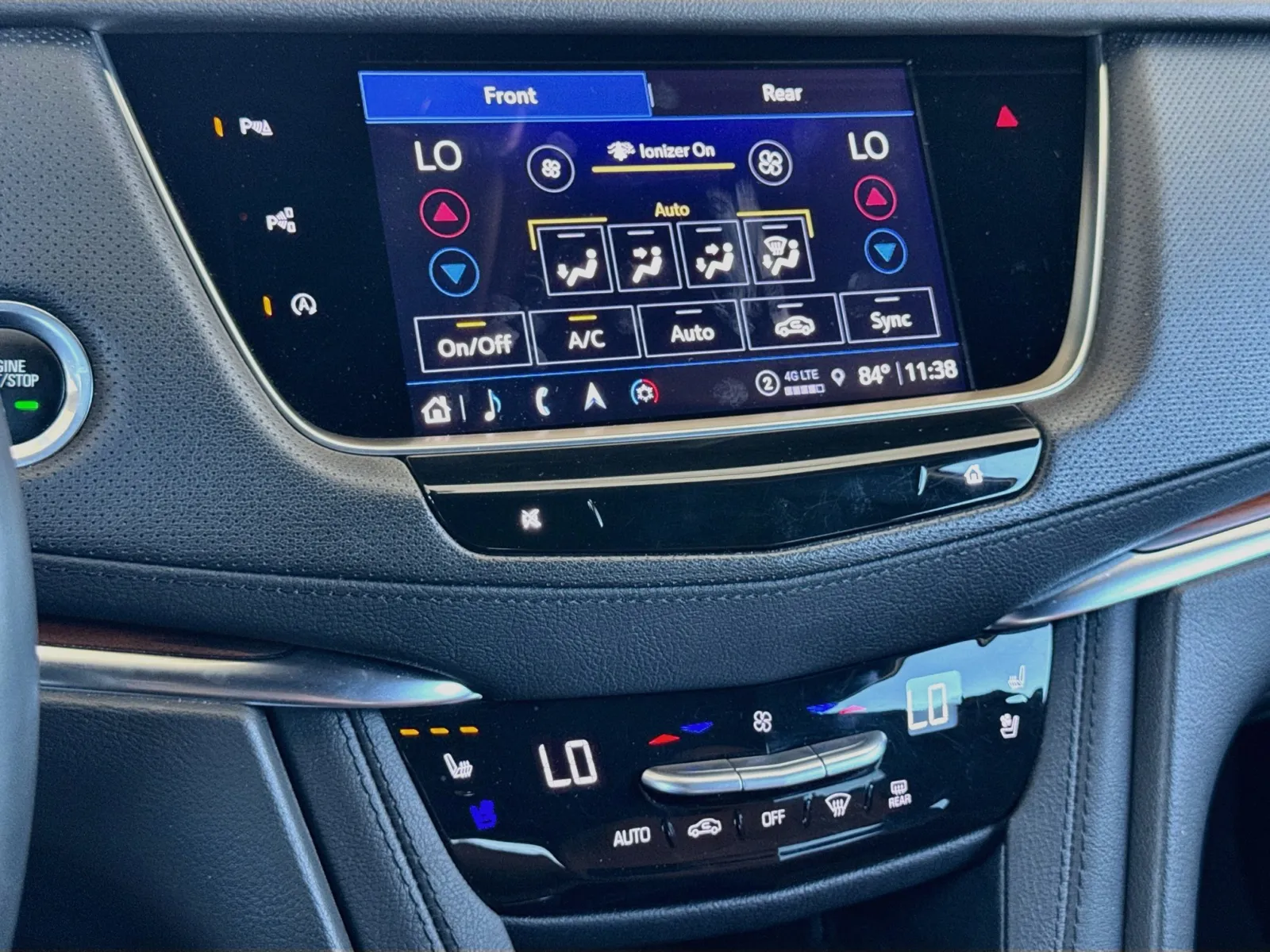 Cadillac XT5 photo 12