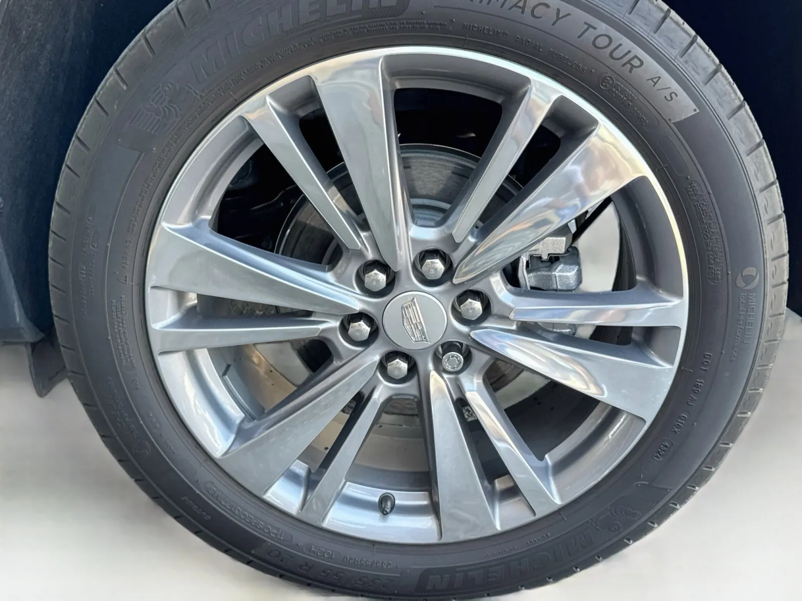 Cadillac XT5 photo 23