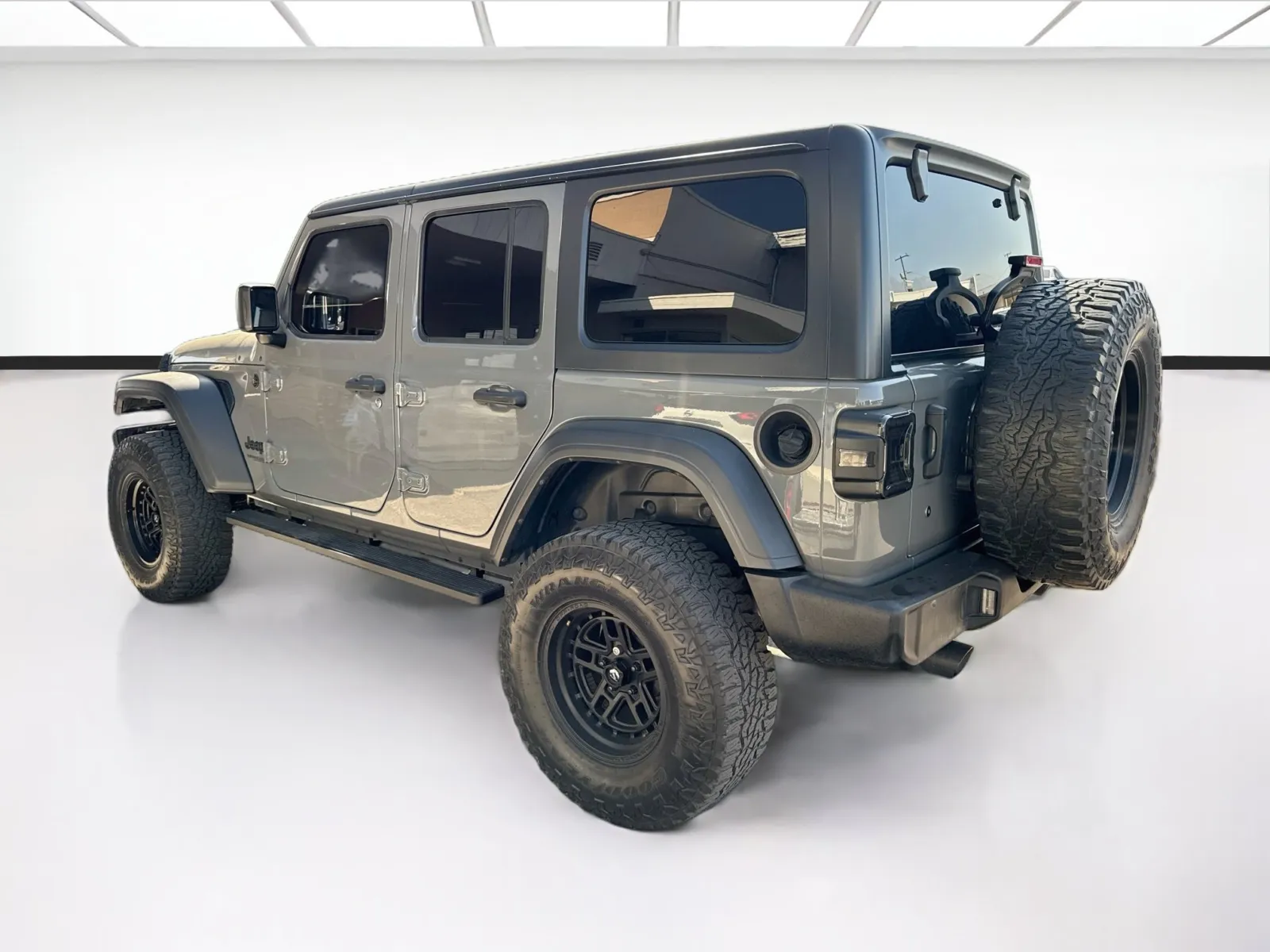 Jeep Wrangler photo 6