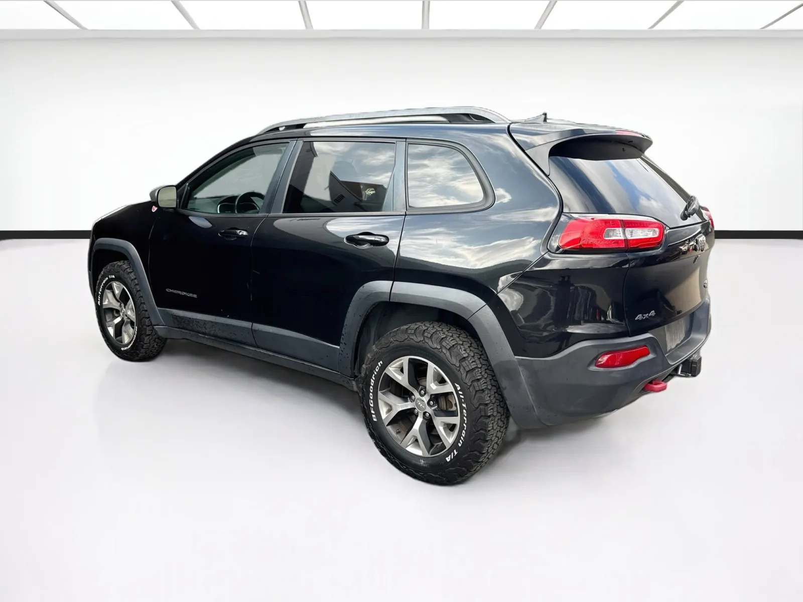 Jeep Cherokee photo 6
