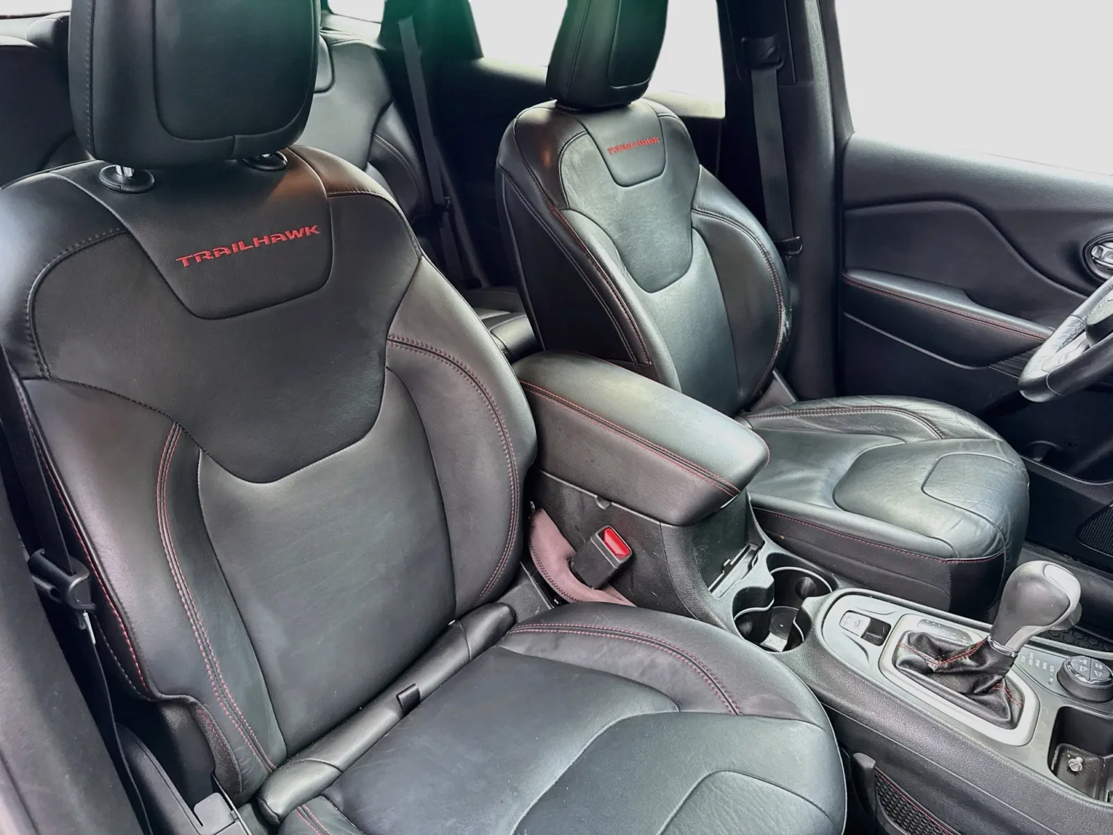 Jeep Cherokee photo 17