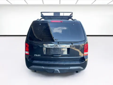 More photos of 2015 Honda Pilot LX at KarGenie, CA