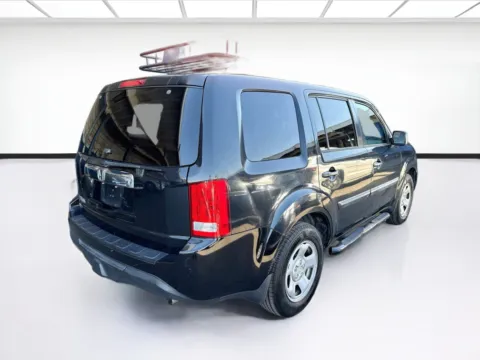 More photos of 2015 Honda Pilot LX at KarGenie, CA