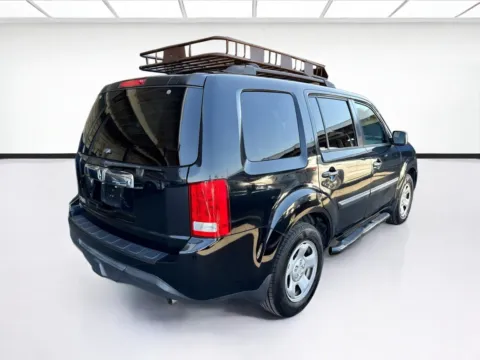 More photos of 2015 Honda Pilot LX at KarGenie, CA