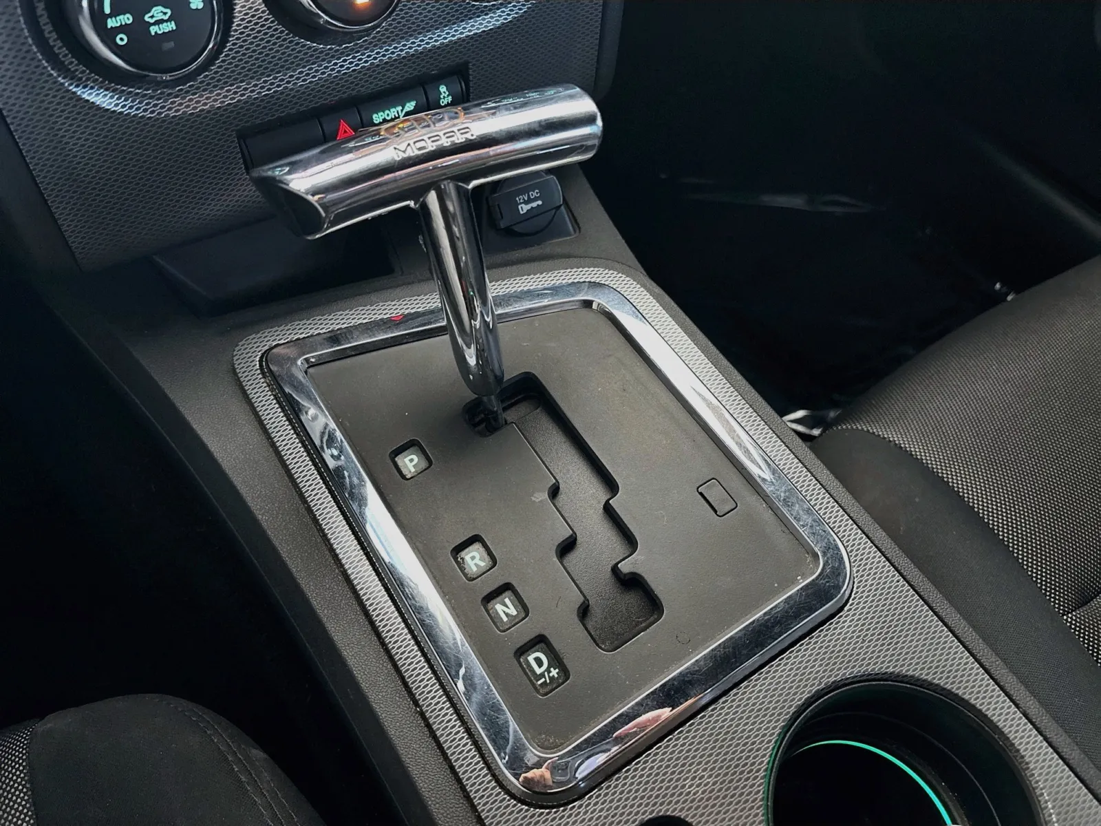 Dodge Challenger photo 12