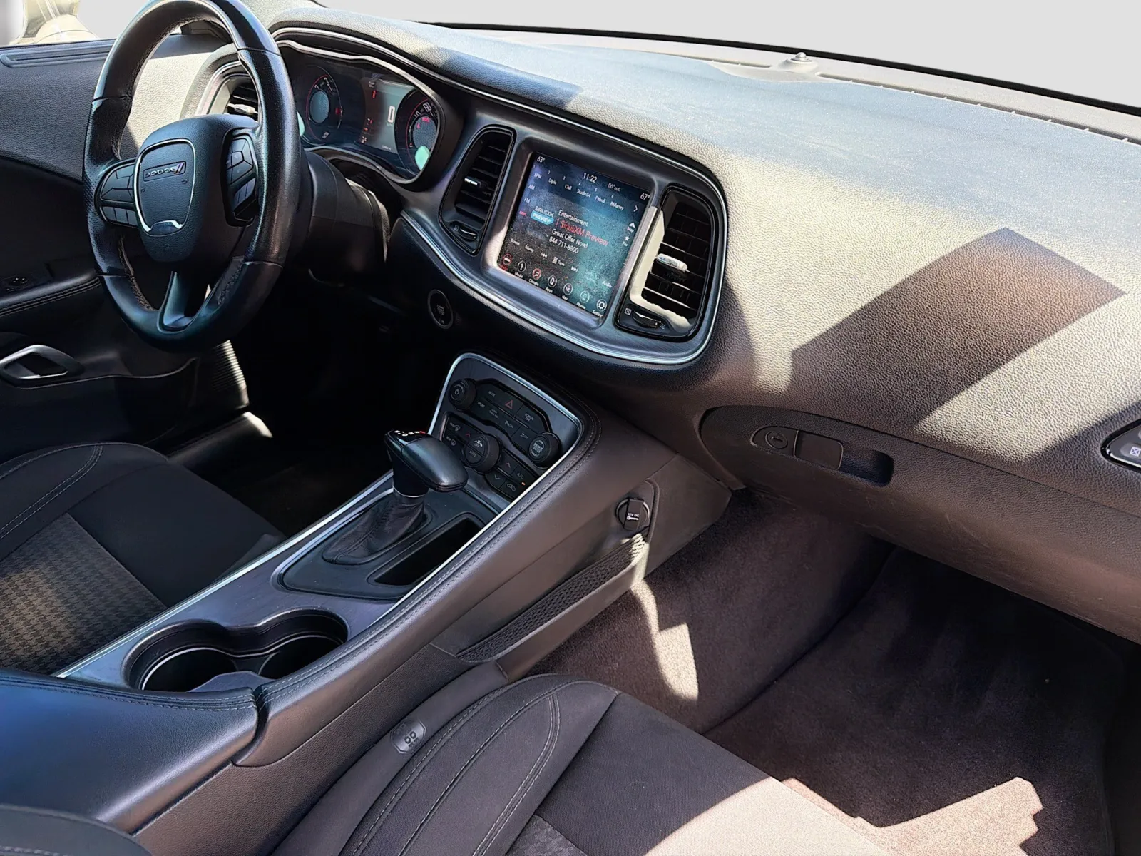 Dodge Challenger photo 12