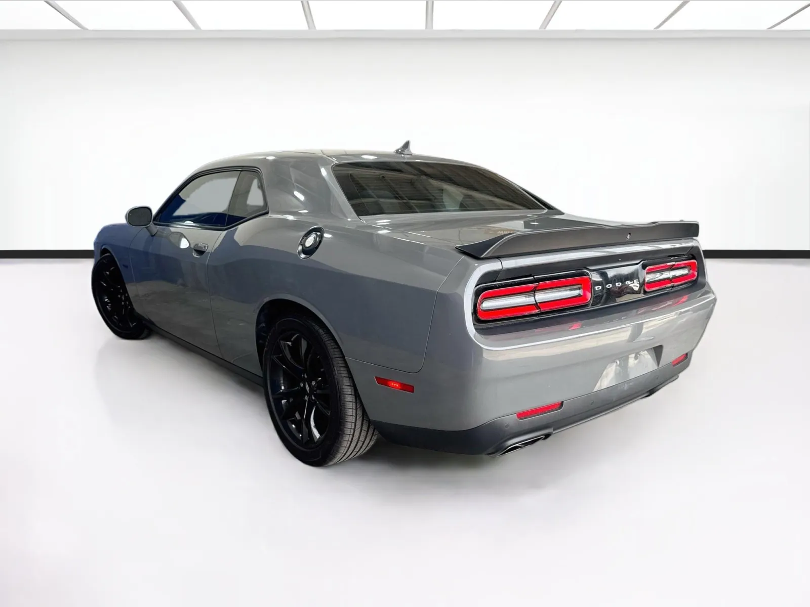 Dodge Challenger photo 6