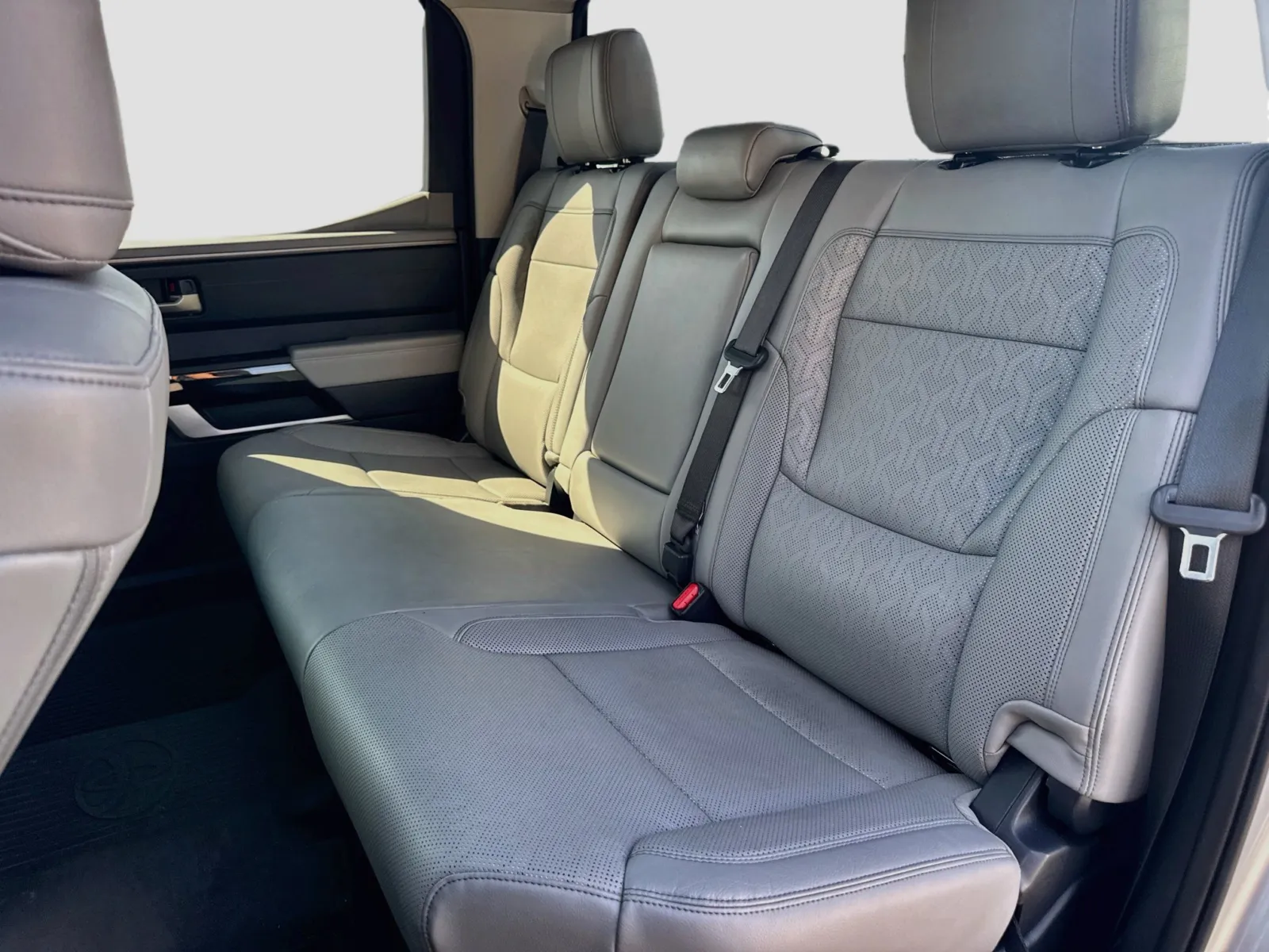 Toyota Tundra photo 14