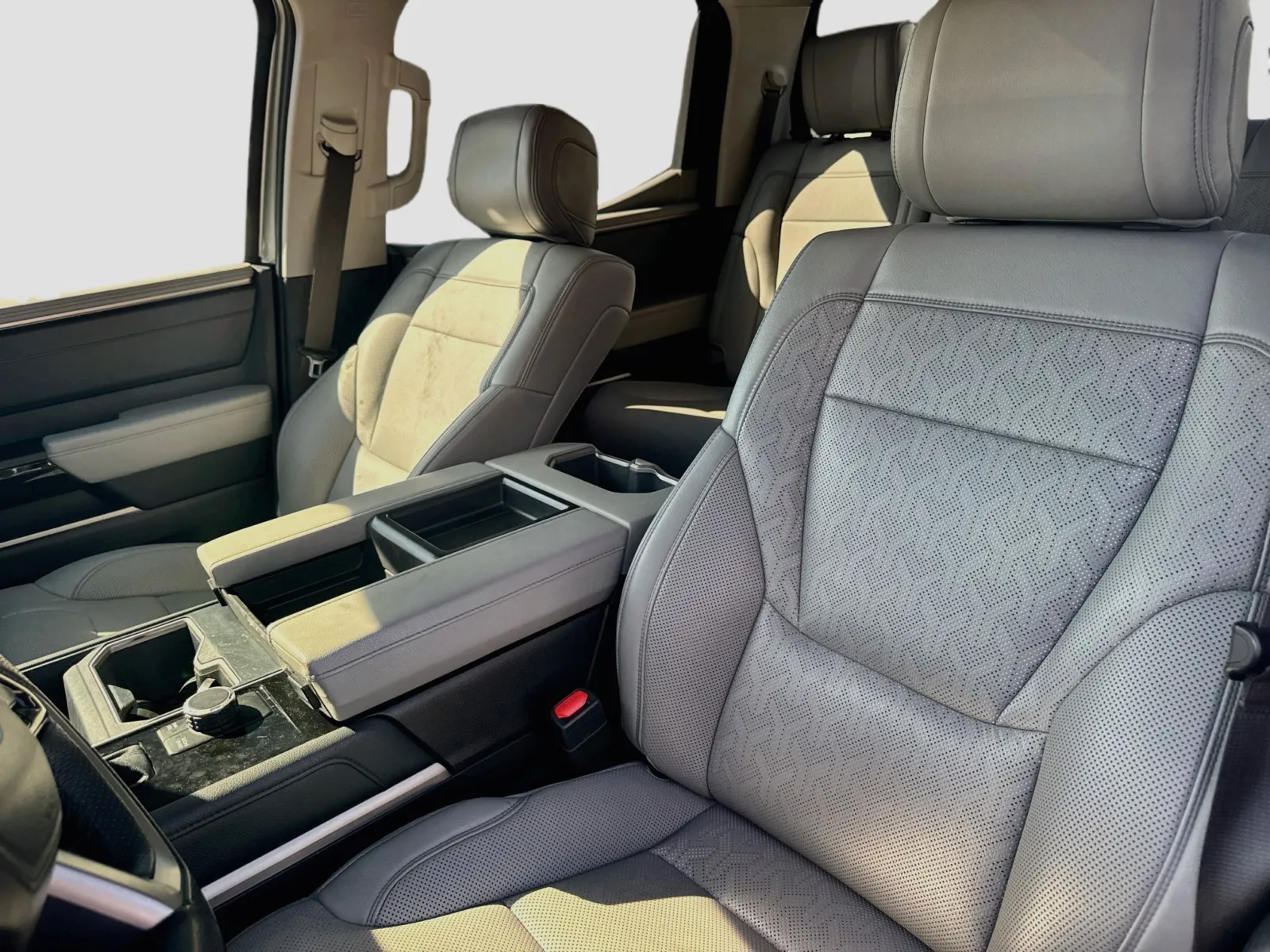 Toyota Tundra photo 12