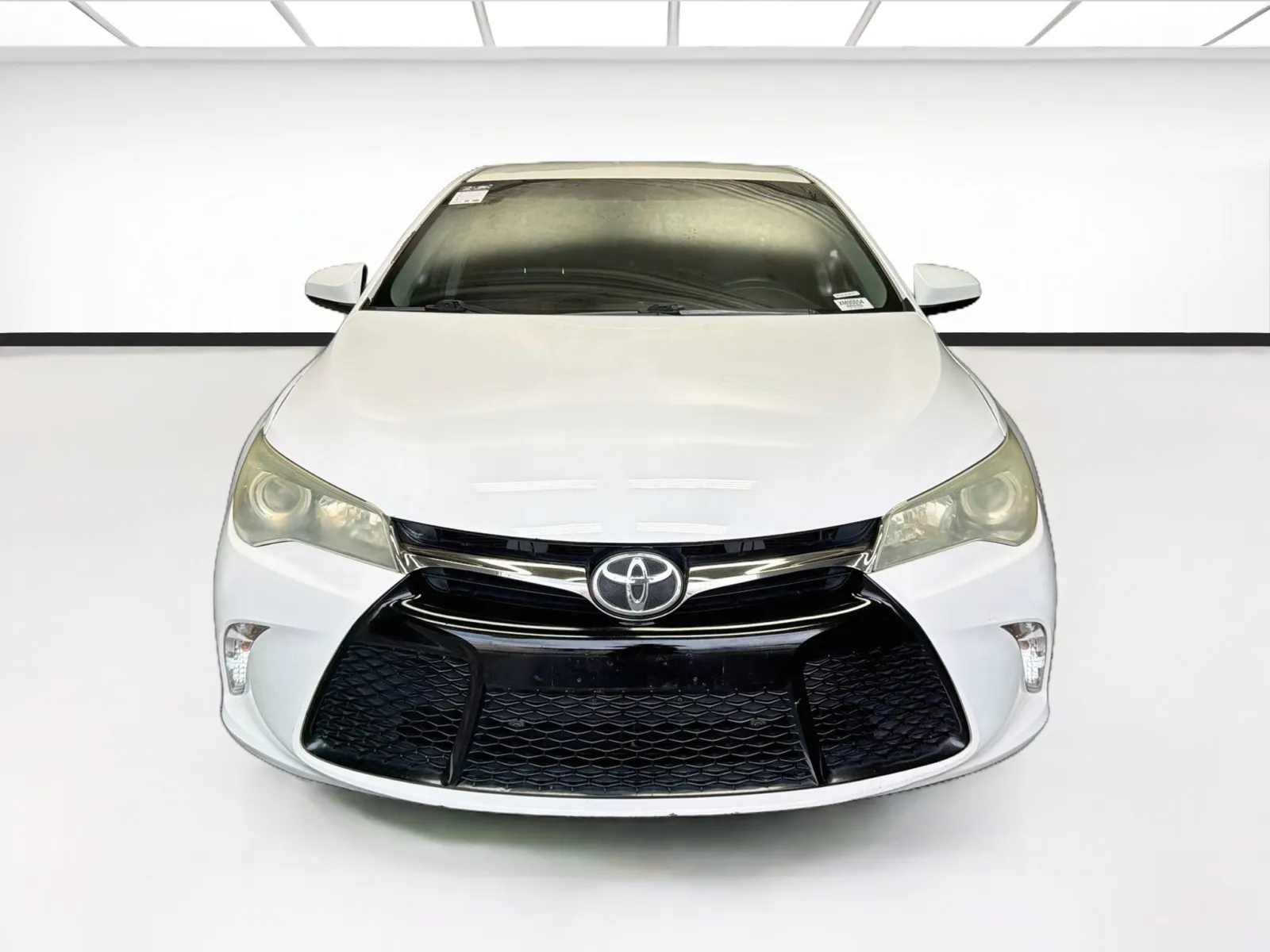 Toyota Camry photo 2