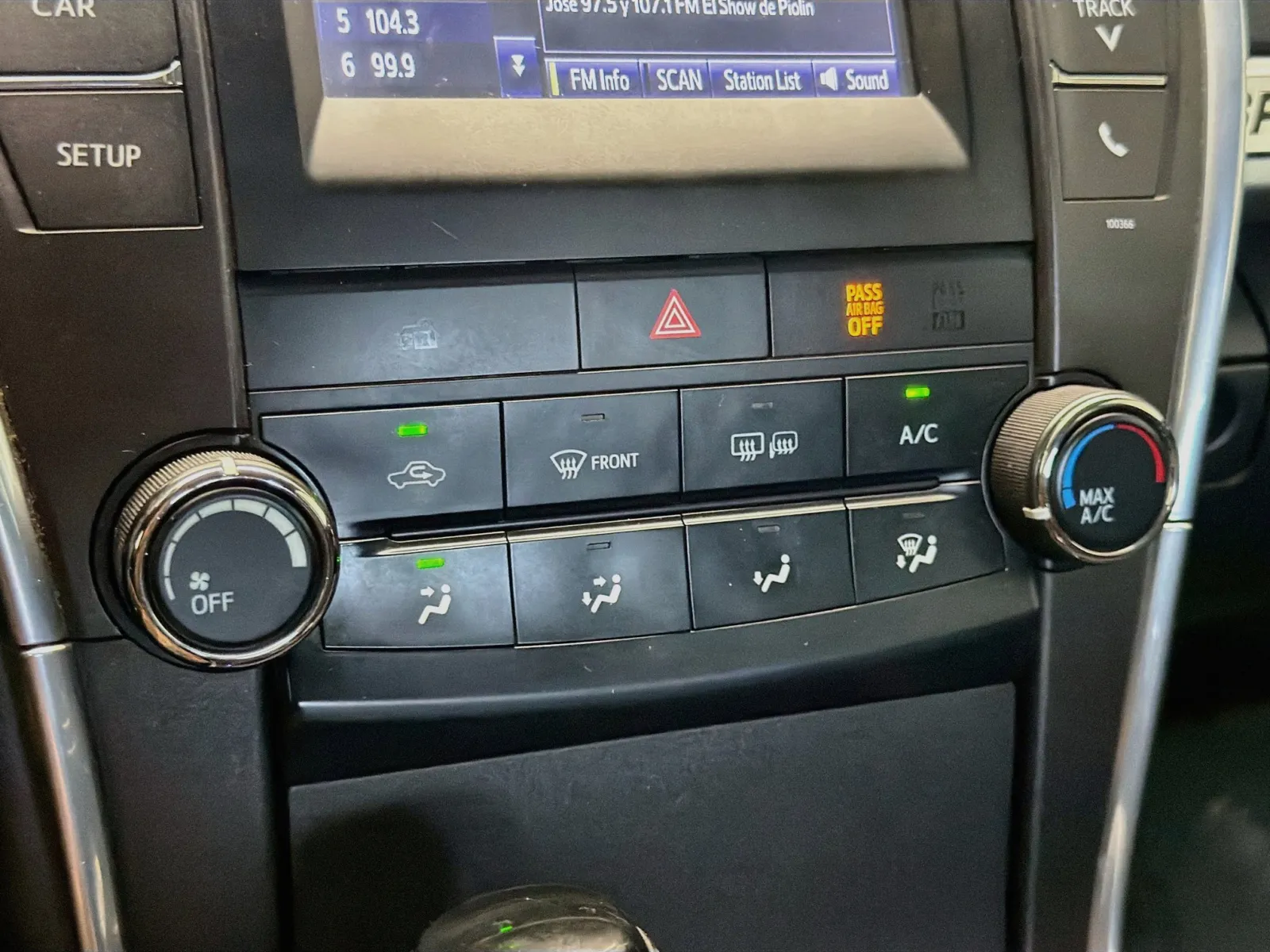 Toyota Camry photo 10