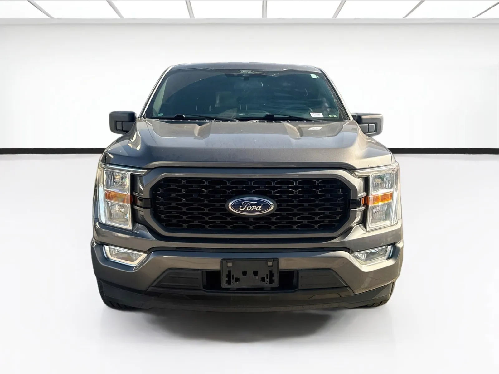 Ford F-150 photo 2