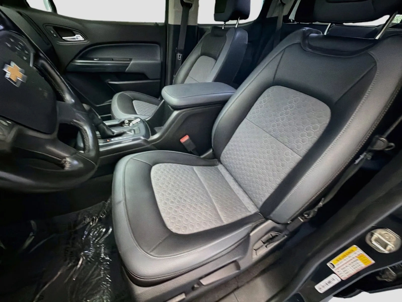 Chevrolet Colorado photo 11