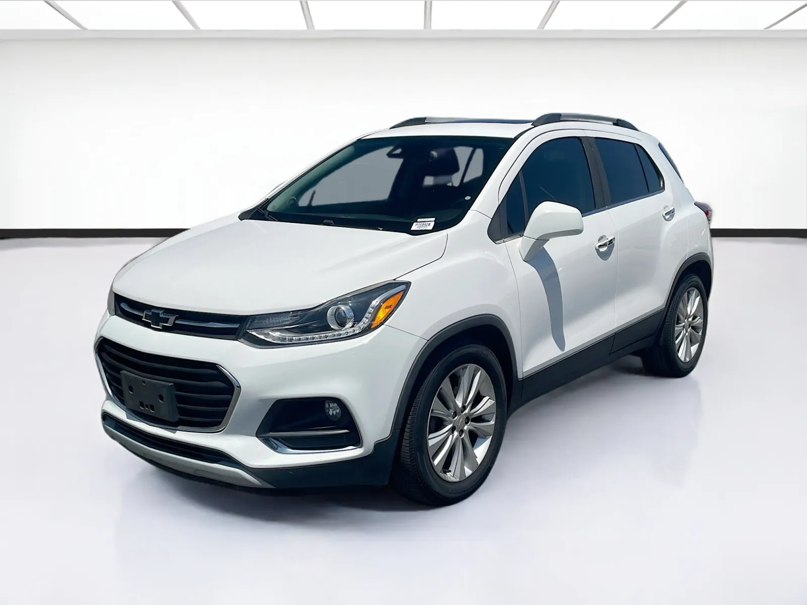 White 2020 Chevrolet Trax Premier for sale in Fontana, CA