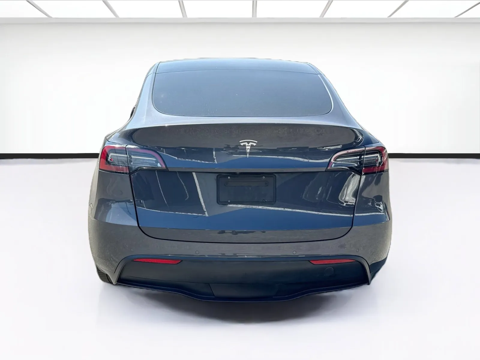 Tesla Model Y photo 5