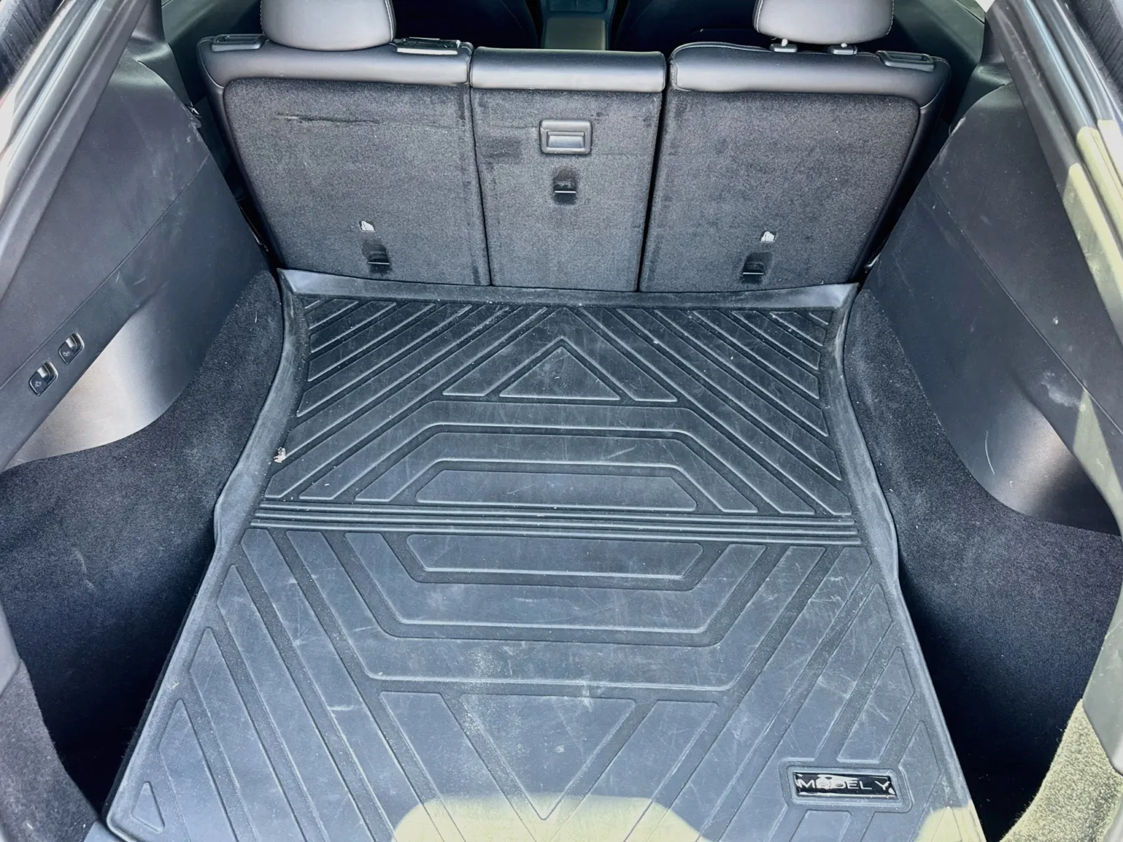 Tesla Model Y photo 16