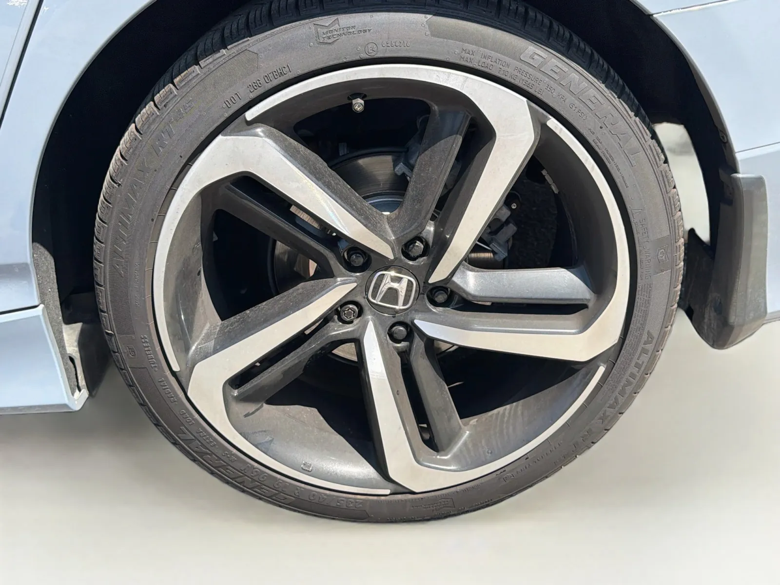 Honda Accord photo 21
