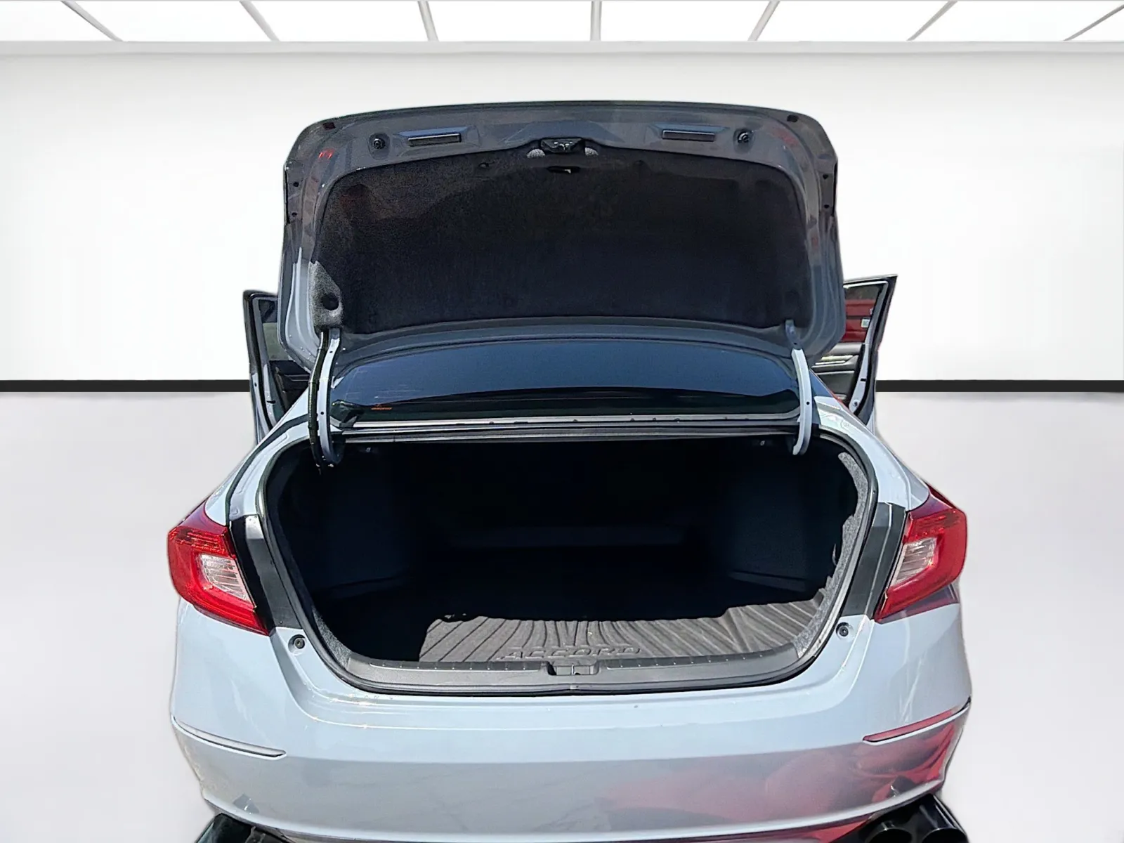 Honda Accord photo 18
