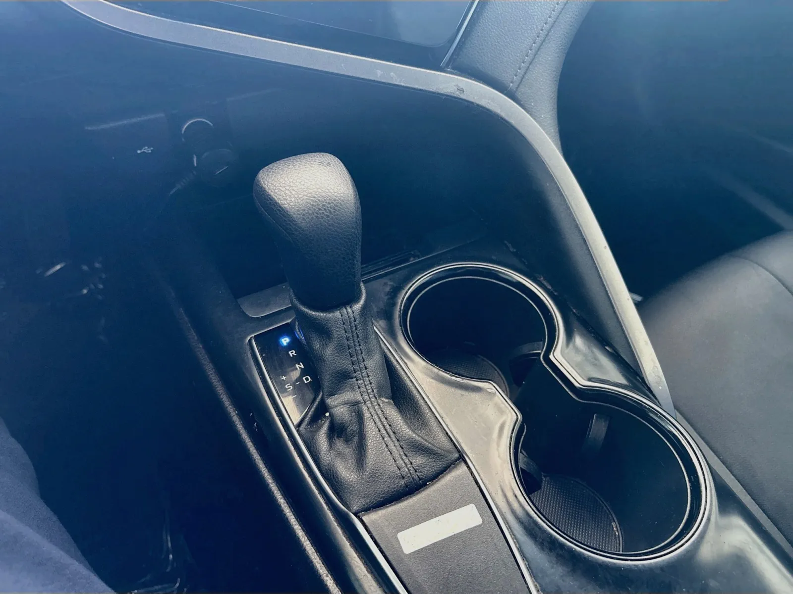 Toyota Camry photo 12