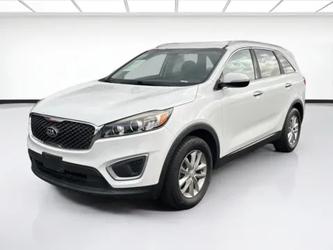White 2018 Kia Sorento LX for sale in Fontana, CA