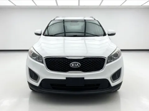 Photos of 2018 Kia Sorento LX for sale in Fontana, CA at KarGenie