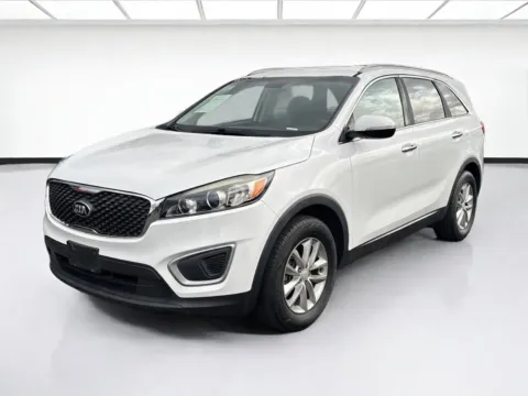 White 2018 Kia Sorento LX for sale in Fontana, CA
