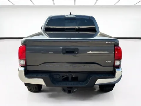 More photos of 2021 Toyota Tacoma SR5 at KarGenie, CA