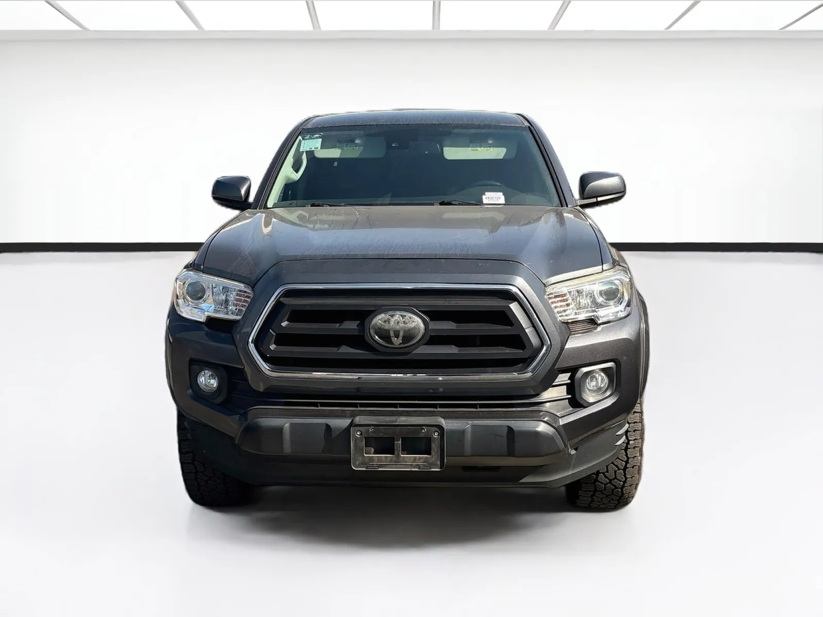 Toyota Tacoma photo 2