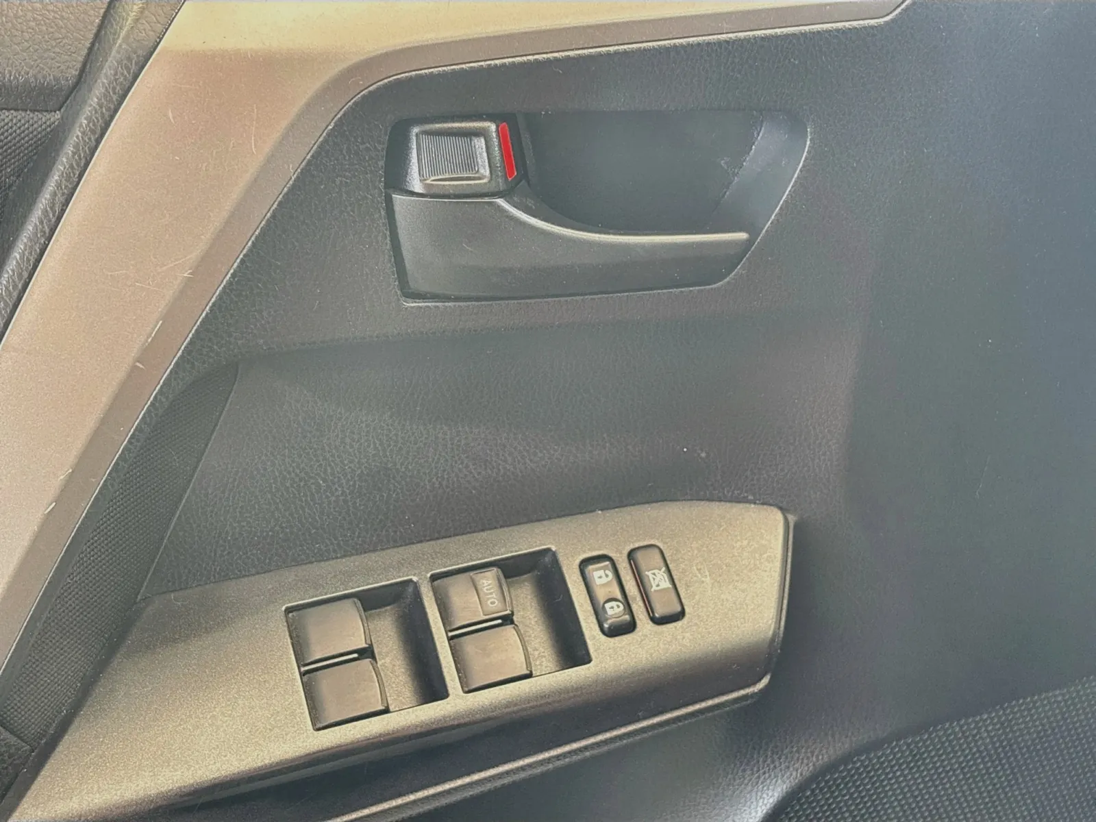 Toyota RAV4 photo 13