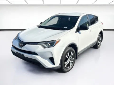 White 2018 Toyota RAV4 LE for sale in Fontana, CA