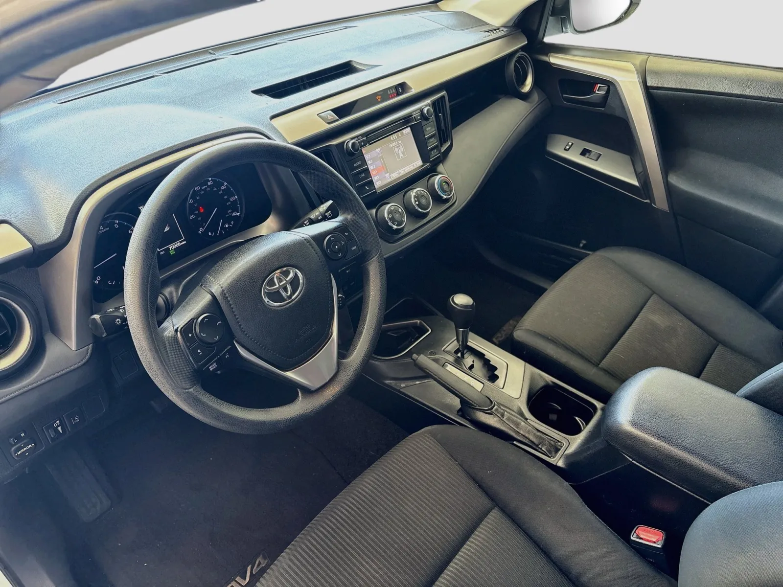 Toyota RAV4 photo 7