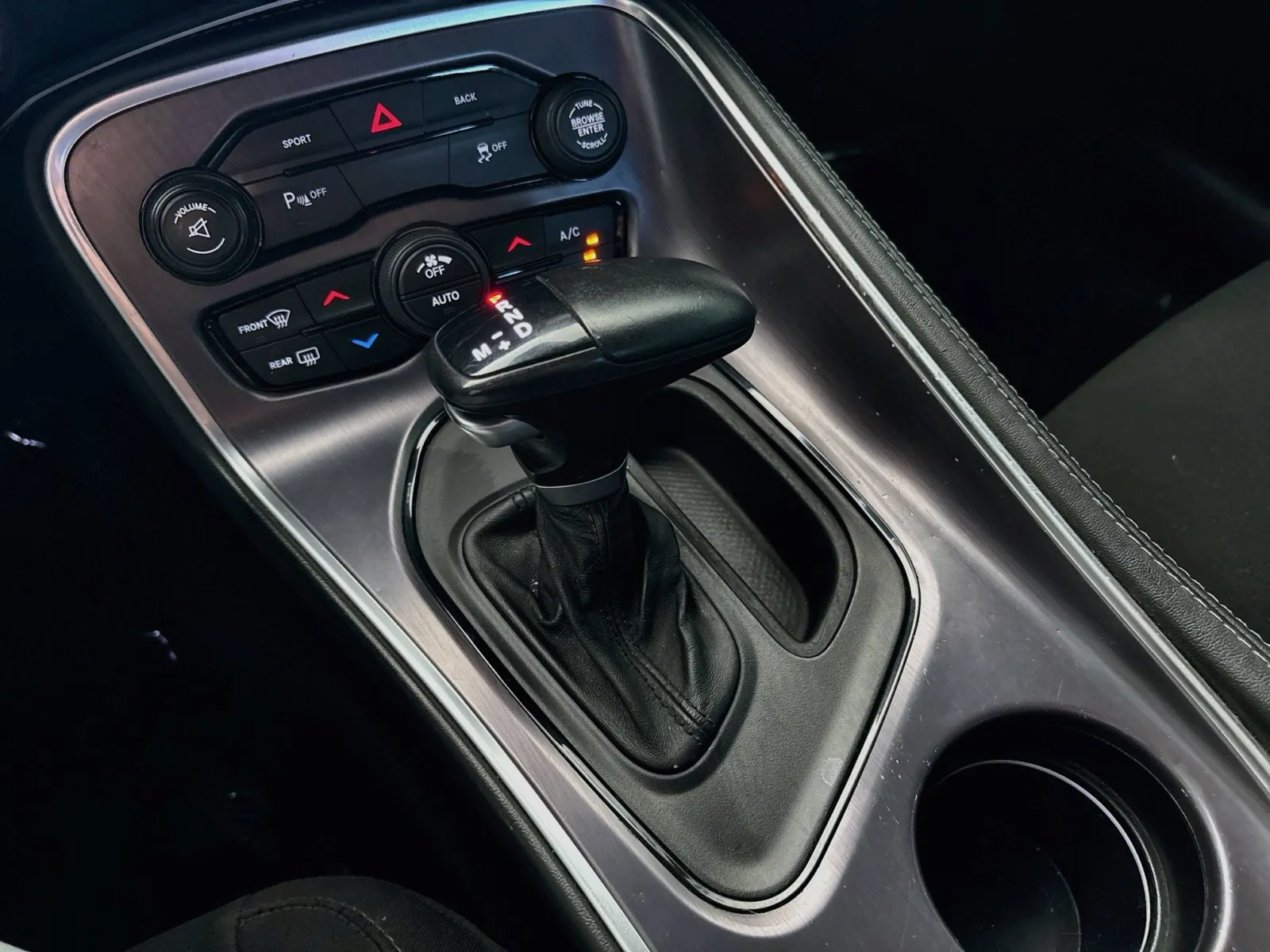 Dodge Challenger photo 13