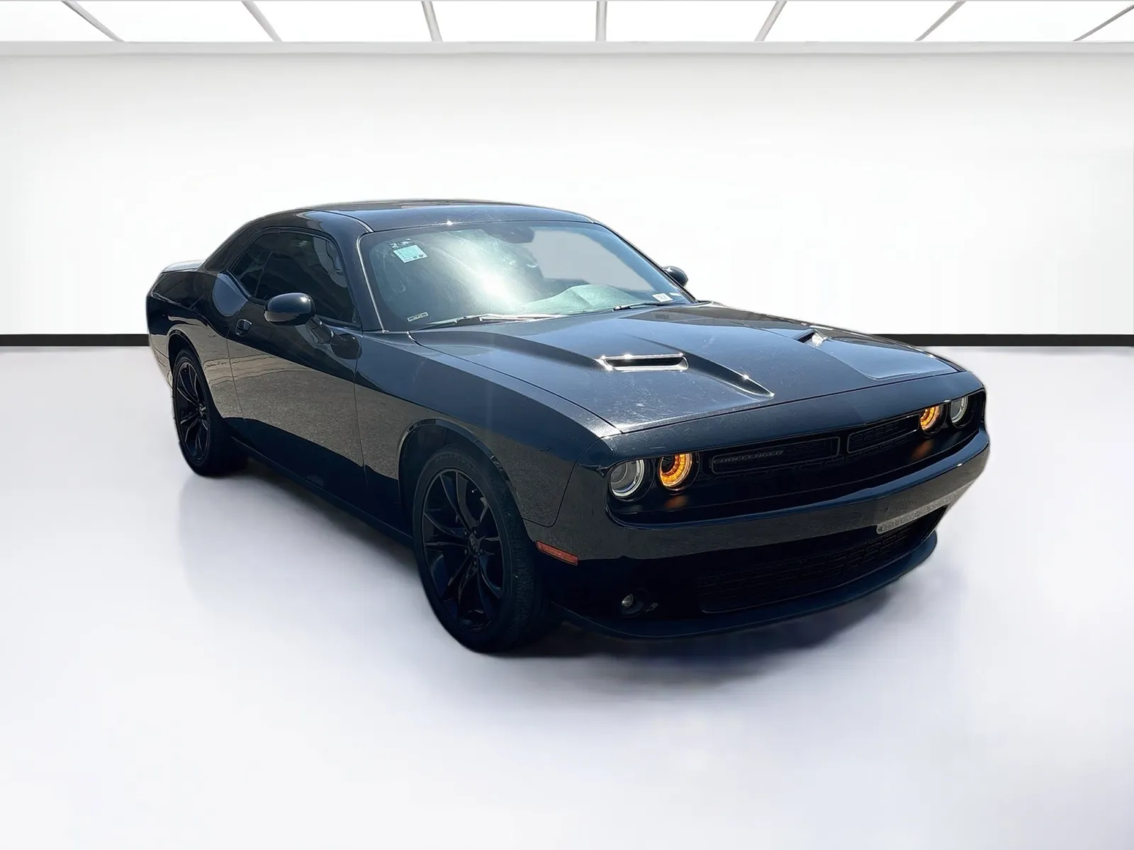 Dodge Challenger photo 3