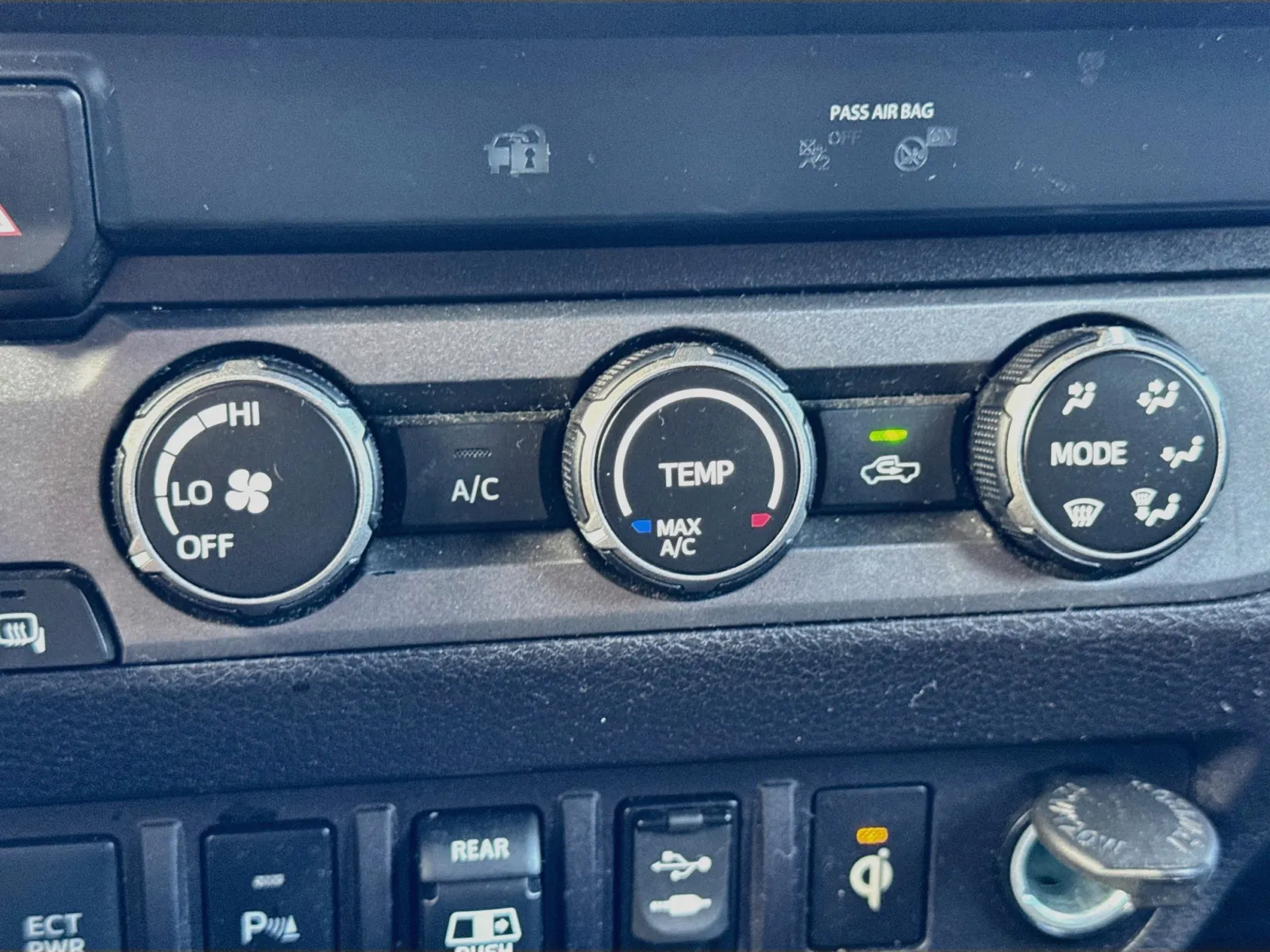 Toyota Tacoma photo 12