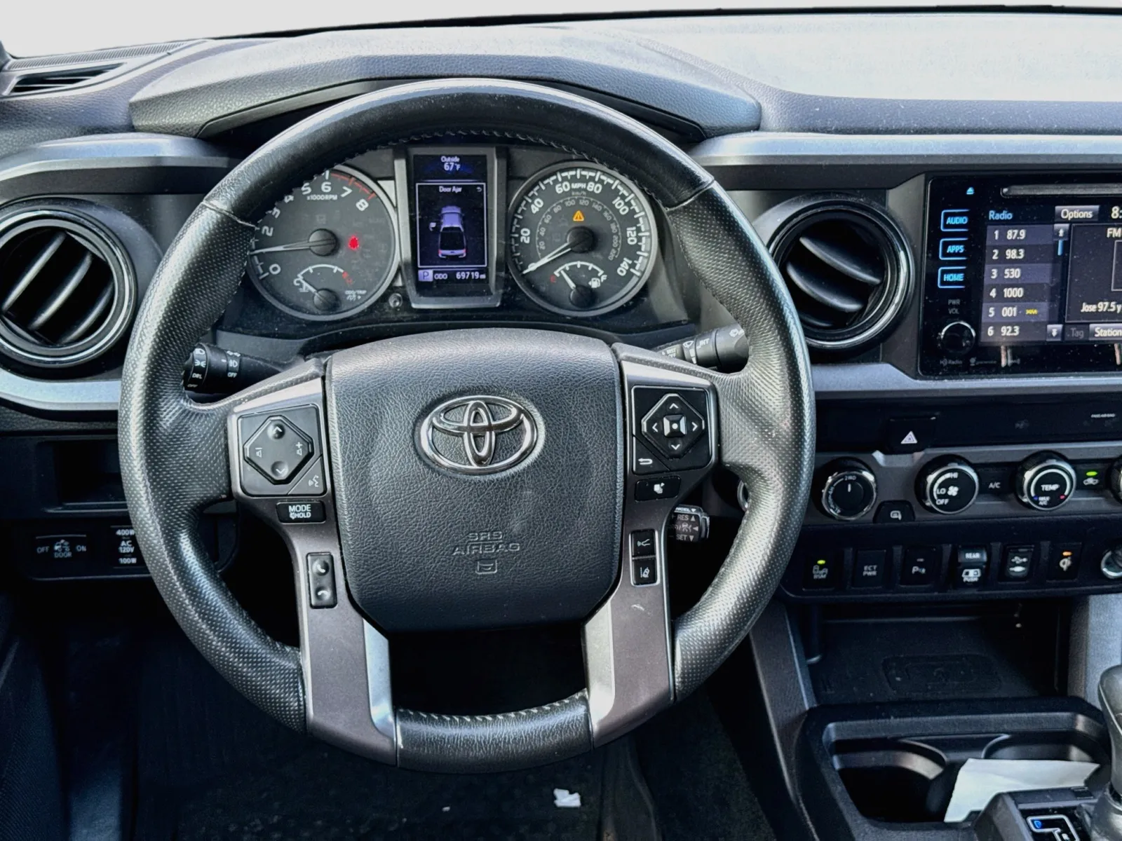 Toyota Tacoma photo 14