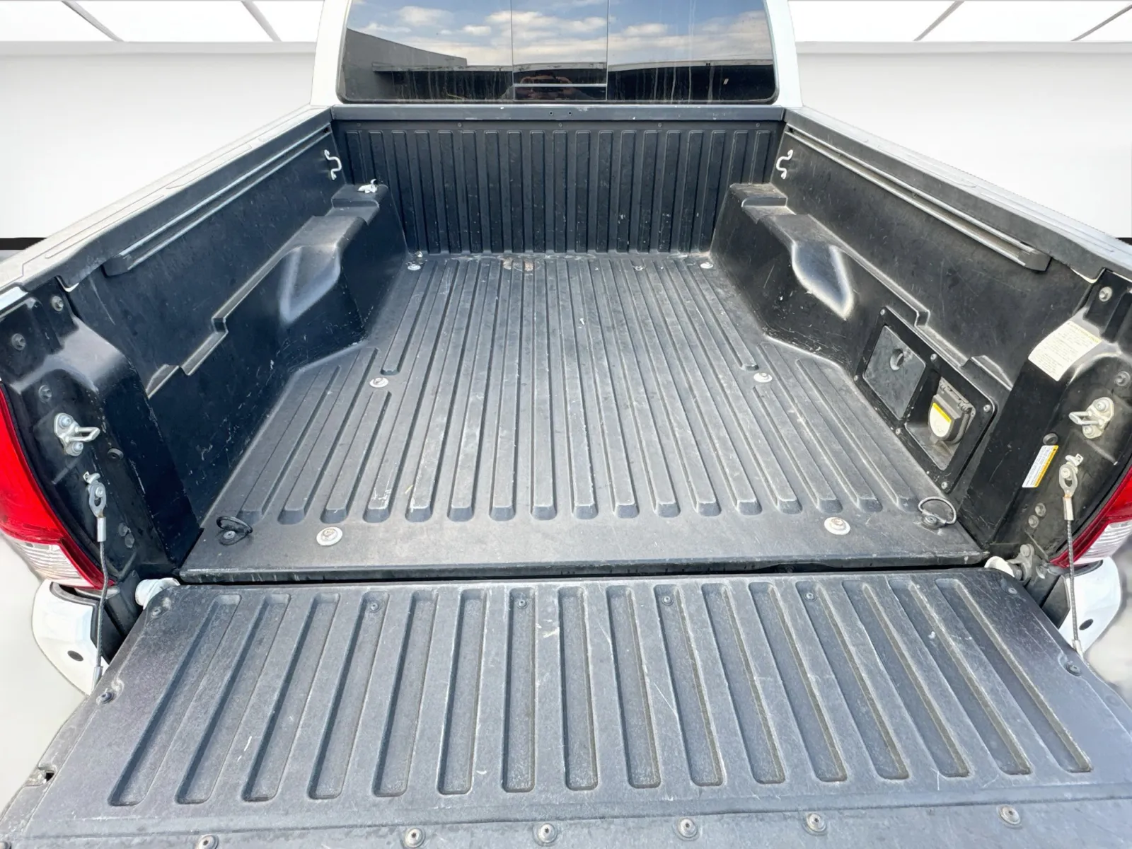 Toyota Tacoma photo 16