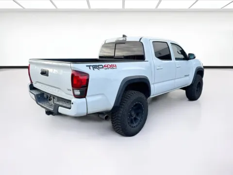 More photos of 2019 Toyota Tacoma TRD Off-Road V6 at KarGenie, CA