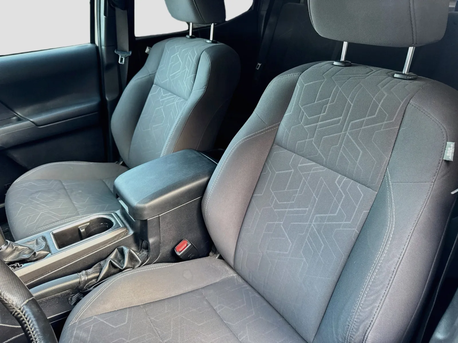 Toyota Tacoma photo 13