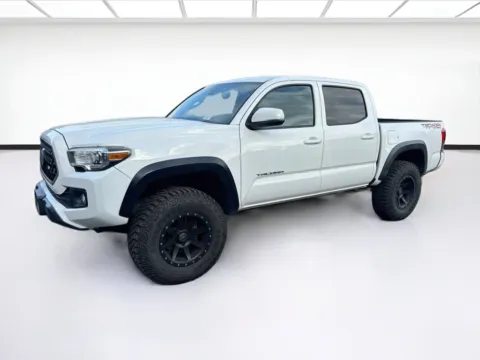 White 2019 Toyota Tacoma TRD Off-Road V6 for sale in Fontana, CA