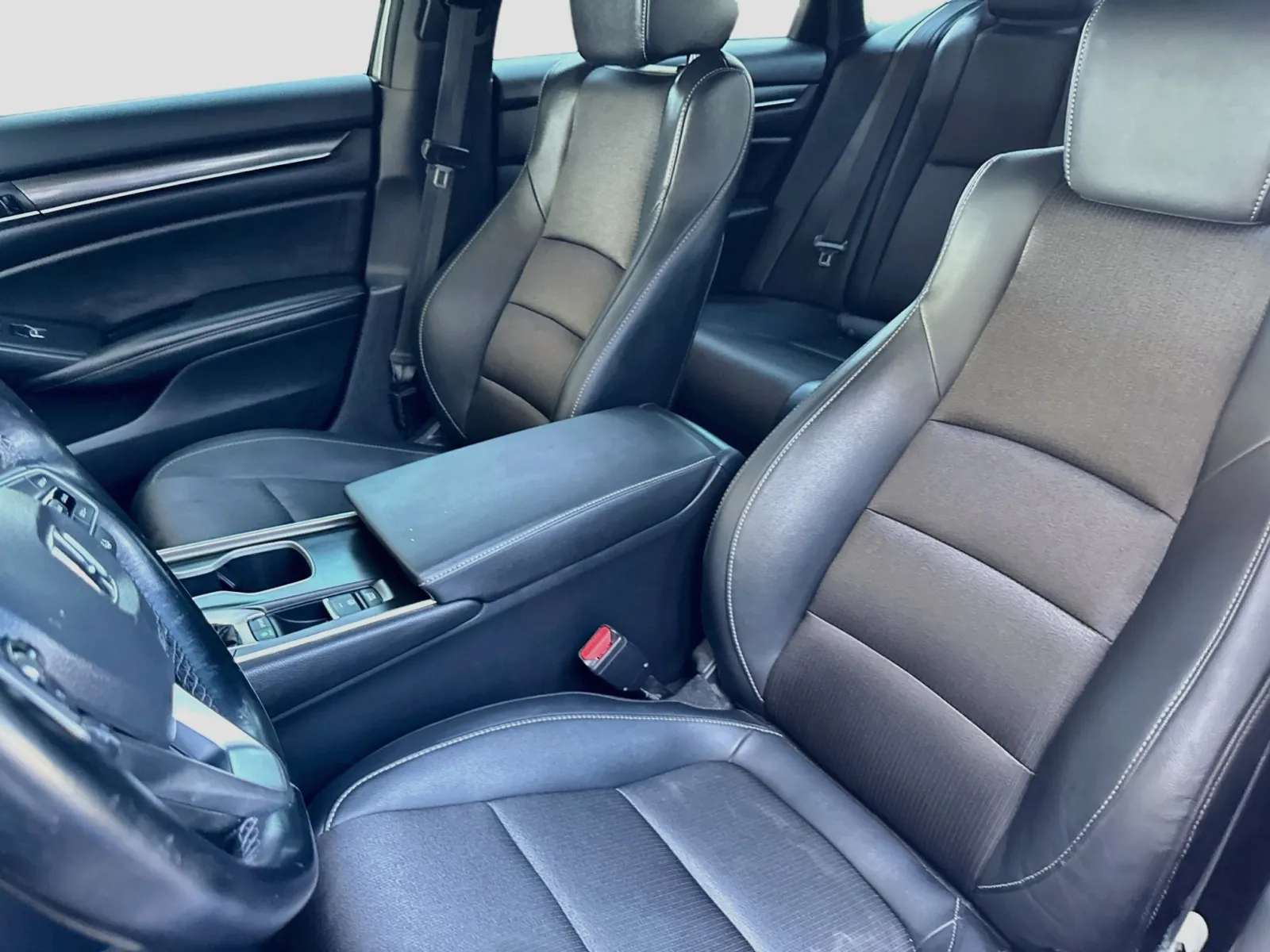 Honda Accord photo 12