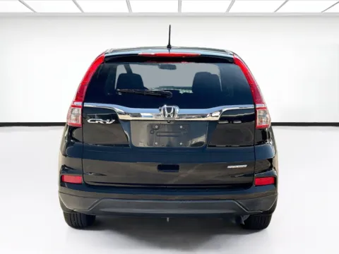 More photos of 2016 Honda CR-V SE at KarGenie, CA