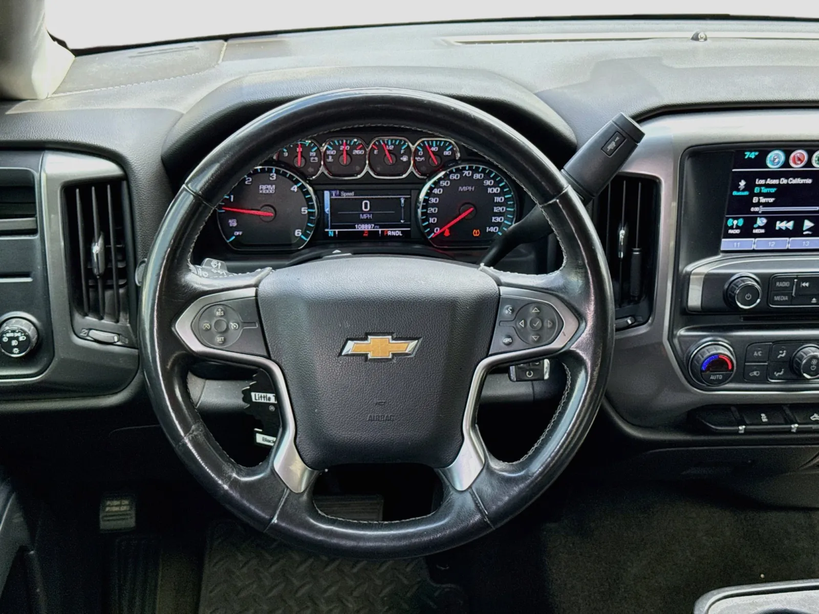 Chevrolet Silverado photo 13