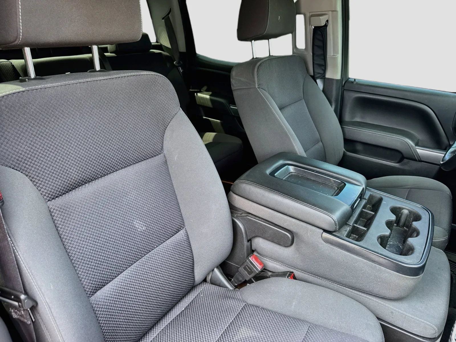 Chevrolet Silverado photo 16