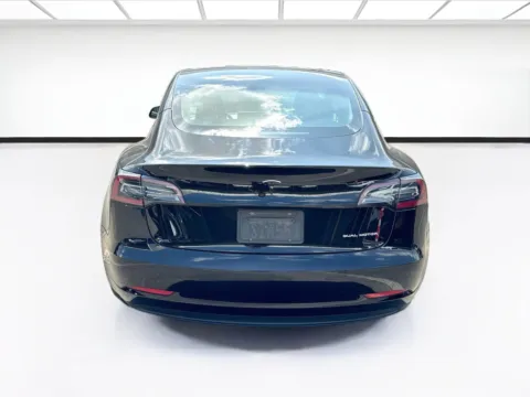 More photos of 2021 Tesla Model 3 Long Range at KarGenie, CA