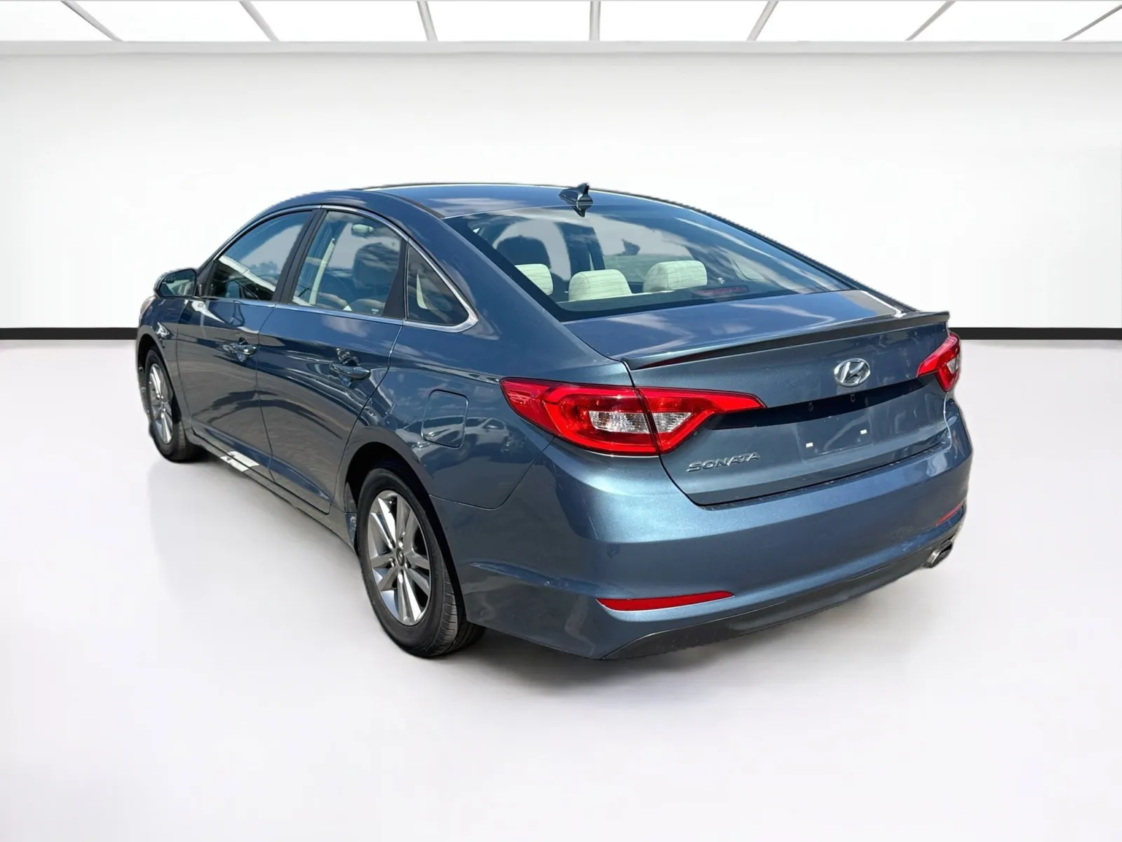 Hyundai Sonata photo 6