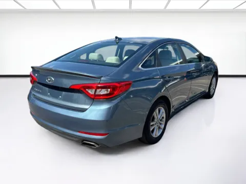 More photos of 2017 Hyundai Sonata at KarGenie, CA