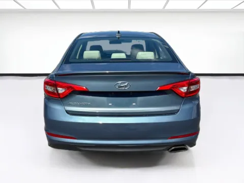 More photos of 2017 Hyundai Sonata at KarGenie, CA