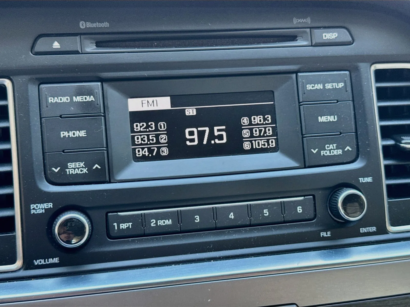 Hyundai Sonata photo 9