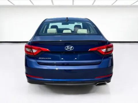 More photos of 2017 Hyundai Sonata 2.4L at KarGenie, CA